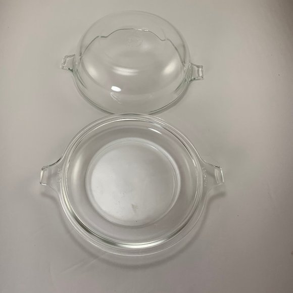 Pyrex Vintage Round Clear Glass Dish with Lid #019 - Picture 4 of 9